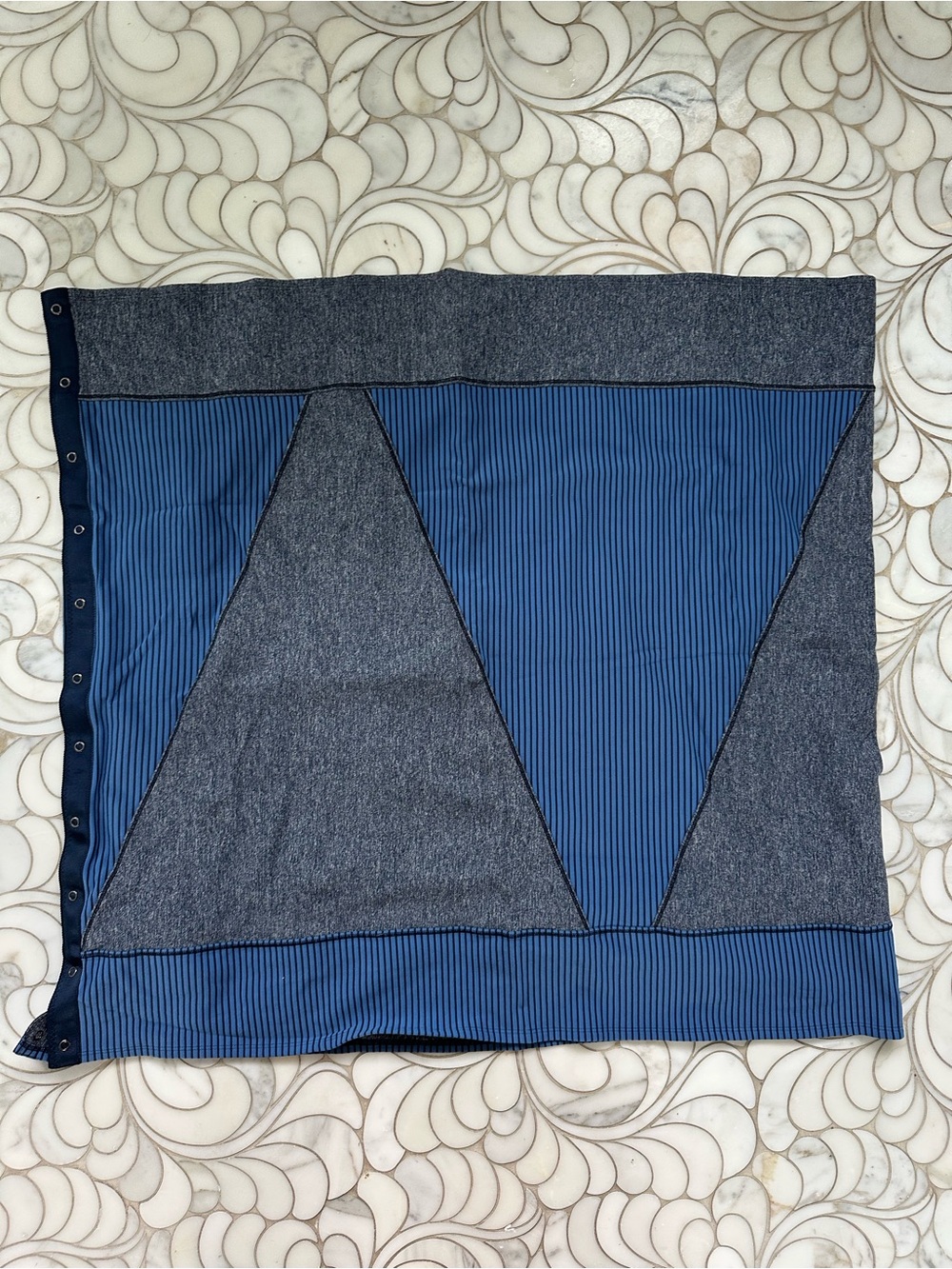 Lululemon Vinyasa Scard